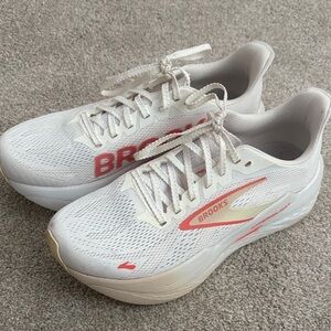 Brooks Hyperion max 2